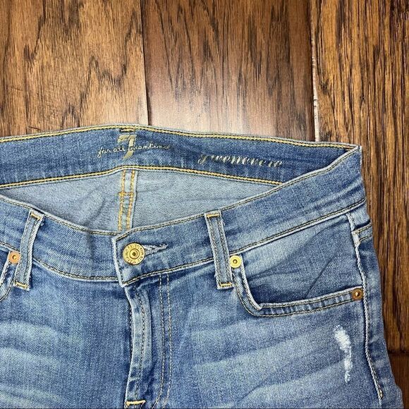 7 for all Mankind Gwenevere Distressed Ankle Jean - Picture 4 of 6